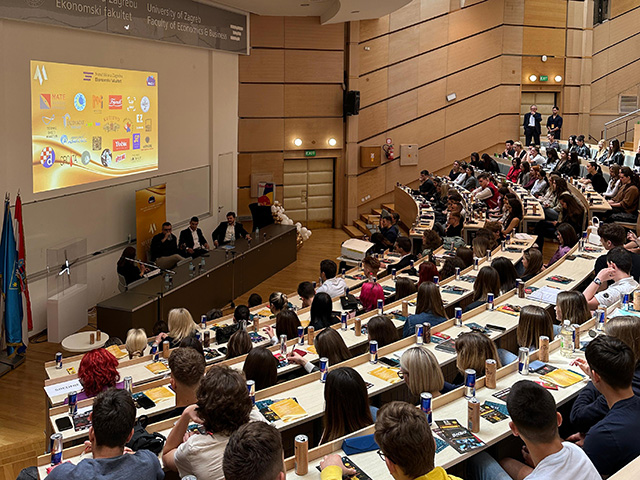 Detalj iz Kongresne dvorane Ekonomskog fakulteta u Zagrebu                                                                                                                                                                                                