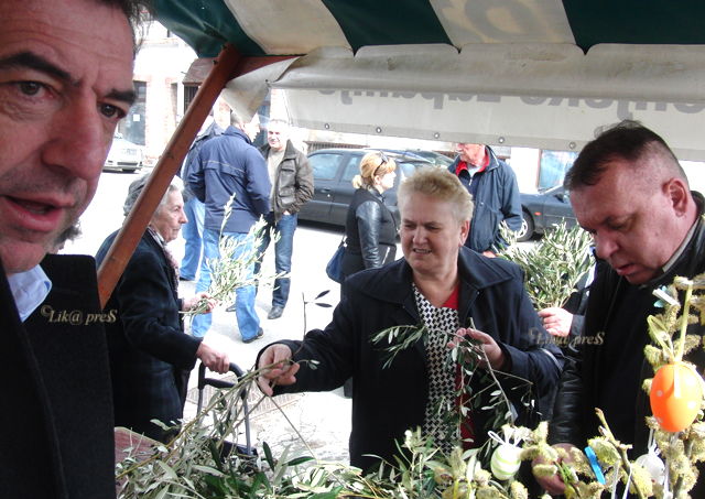 Milinović i Kolić danas su djelili maslinove grančice/© Marko Čuljat Lika press                                                                                                                                                                           