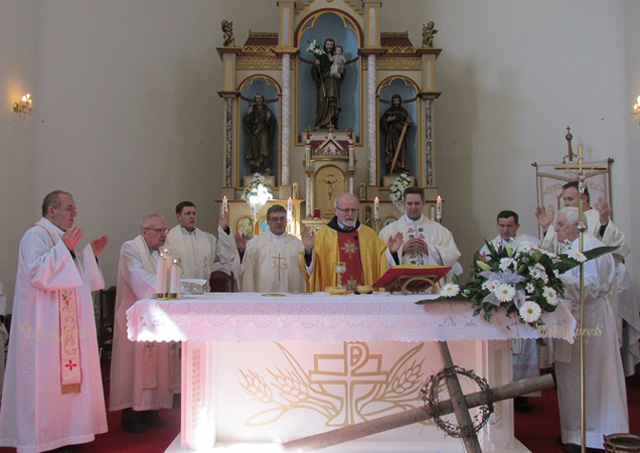 Sveta misa u Ličkom Osiku/© Tomislav Klarić                                                                                                                                                                                                               