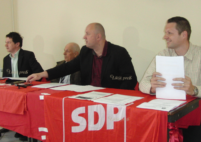 Čelnici gospićkog SDP-a, prvi s desna je K. Benković /© Marko ČULJAT Lika press                                                                                                                                                                           