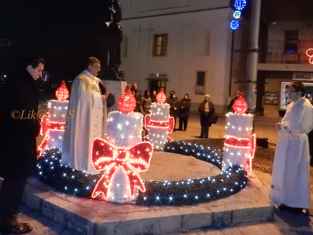 Paljene četvrte adventske svijeće u Gospiću                                                                                                                                                                                                               