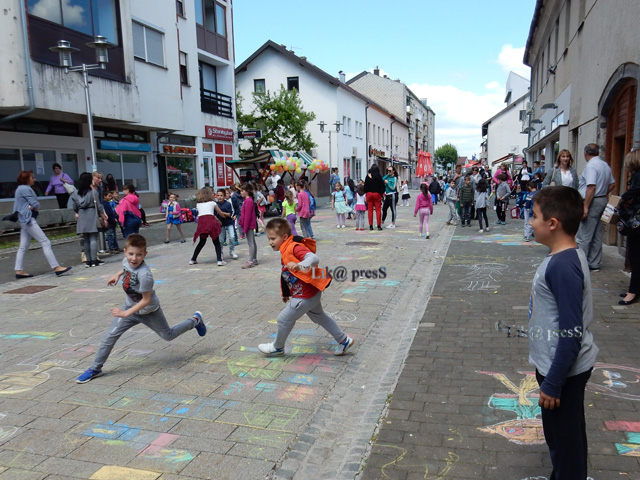 Dica su danaska uživala na gospićkom korzu/Snimio Marko Čuljat Lika press Gospić                                                                                                                                                                          