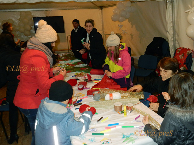 Izrada božićne čestitke u šatoru u Kolakovcu                                                                                                                                                                                                              