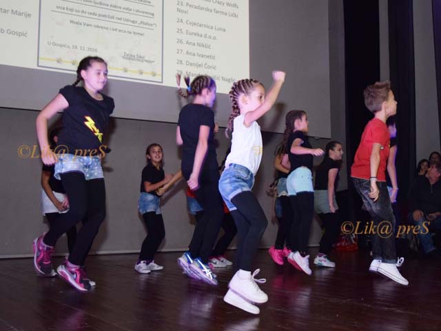 Zumba za gospićke Pčelice/Snimio Josip Durdov                                                                                                                                                                                                             