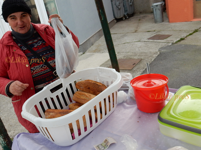 Ana Mesić sa svojim domaćim kruvom                                                                                                                                                                                                                        