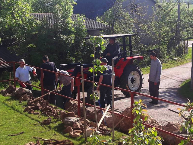 RAdna akcija u Ličkom Novom/Foto Pčelice                                                                                                                                                                                                                  
