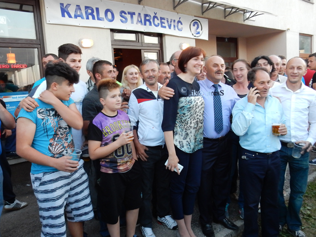 Euforija i vesele u Stožeru Bure promjena/Snimio Marko Čuljat Lika press                                                                                                                                                                                  