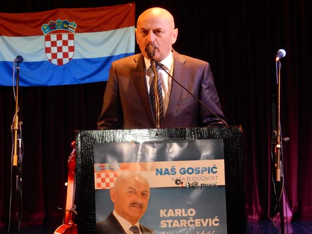 Karlo Starčević na predizboprnom skupu u Gospiuć/Foto arhiva Lika pressa 
                                                                                                                                                                               