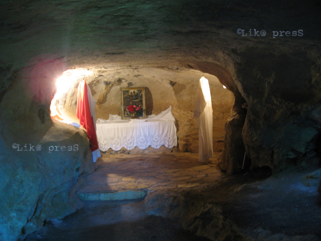 Kapelica sv. stjepana u bilajskoj pećini/Foto arhiva Lika pressa                                                                                                                                                                                          