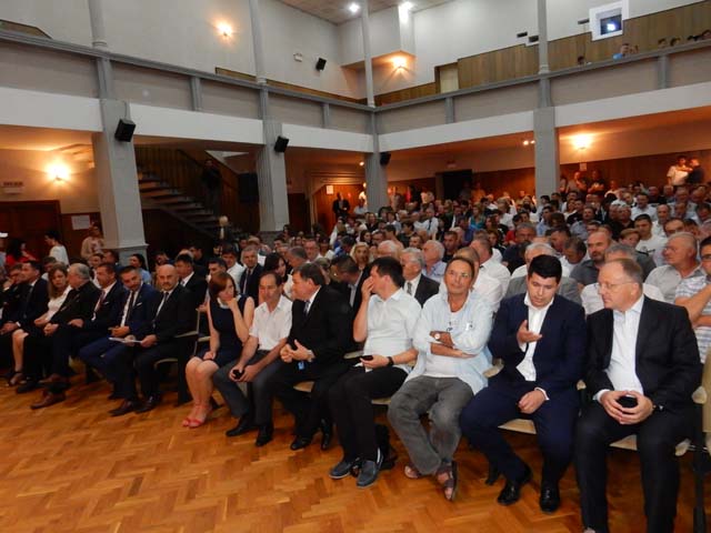 Uzvanici na današnjoj sjednici u Gospiću                                                                                                                                                                                                                  