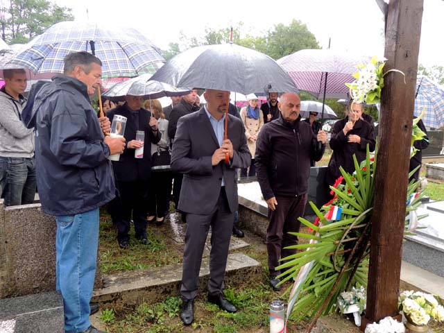 Počast poginulima na mjesnom groblju u Ribniku                                                                                                                                                                                                            