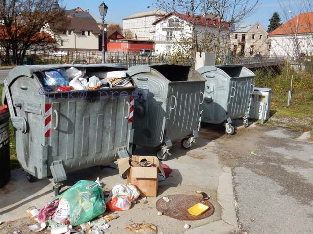 Čardački kontejneri i slika njegovih stanovnika                                                                                                                                                                                                           