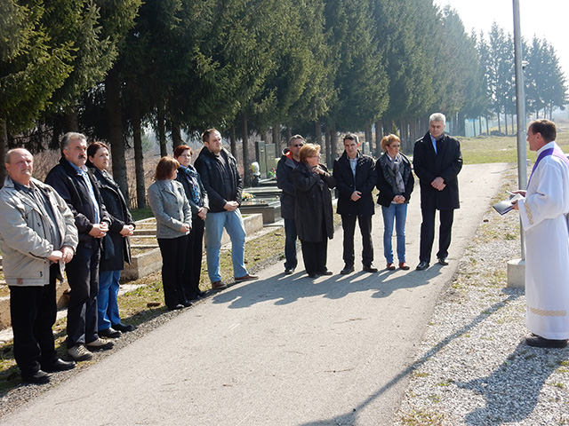 Počast Paji Šimiću na Gradskom groblju u Gospiću