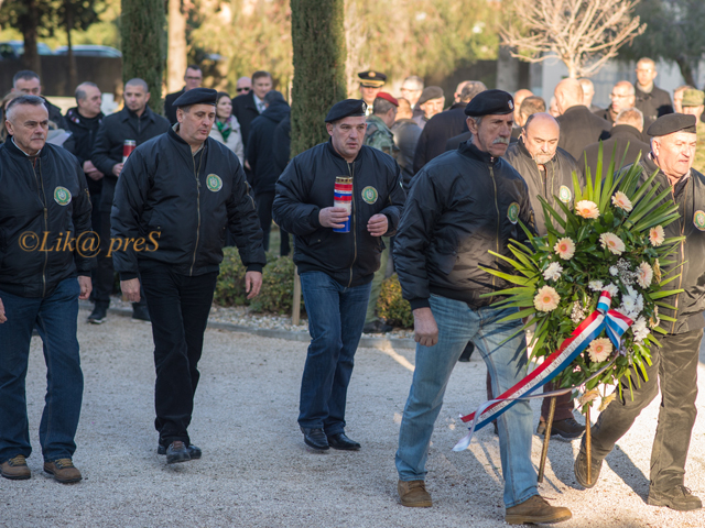 Vukovi odaju počast poginulima u opearaciji Maslenica 1993.