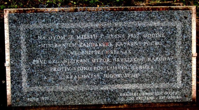 Brušanska spomen-ploča hrvatskim ustanicima/Arhiva Lika pressa Gospić                                                                                                                                                                                     