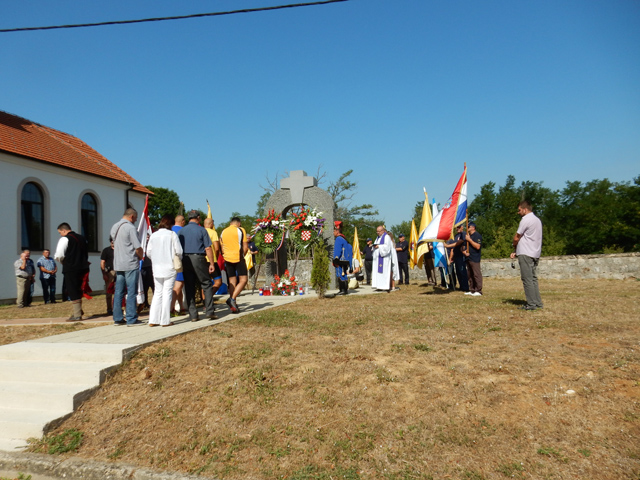 Polaganje vijenaca u Širokoj Kuli/Snimio MArko Čuljat Lika press Gospić                                                                                                                                                                                   