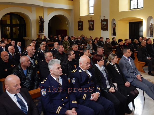 Sveta misa u gospićkoj prvostolnici                                                                                                                                                                                                                       