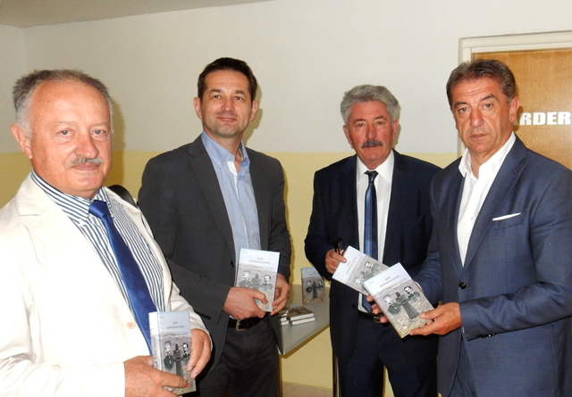 Hrvatski jezikoslovci sa županom Milinovićem                                                                                                                                                                                                              