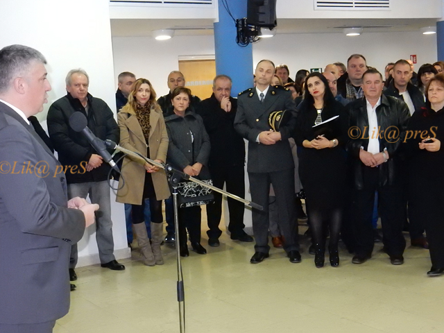 Gradonačelnik Krmpotić pozdravlje sudionike domjenka
                                                                                                                                                                                                    