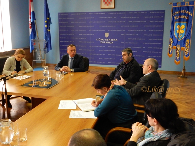 Stočari na razgovoru kod župana Kolića/Foto Lika press                                                                                                                                                                                                    