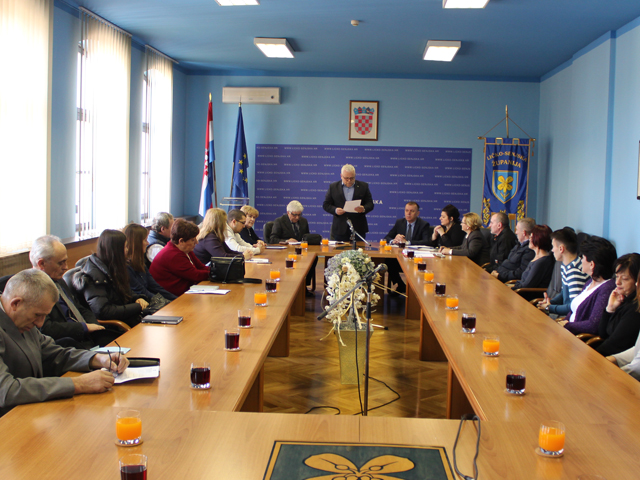 Novi suci porotnici Županijskog suda s područja Ličko-senjske županije/foto LSŽ                                                                                                                                                                           