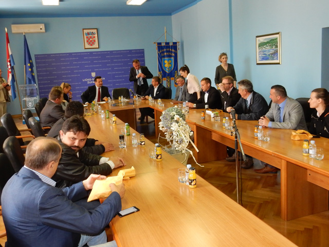 Sudionici sastanka u Gospiću/Snimio Marko Čuljat Lika press                                                                                                                                                                                               