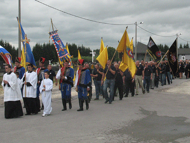 U jednoj procesiji plave su odore Ličke pukovnije                                                                                                                                                                                                         