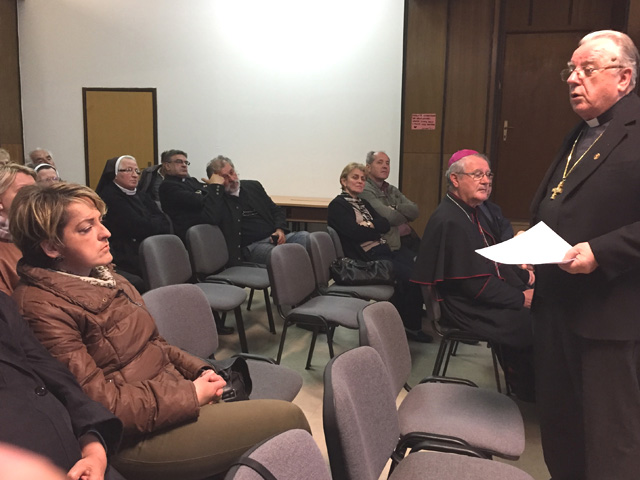 Mons. Bogović govori na gospićkoj tribini                                                                                                                                                                                                                 