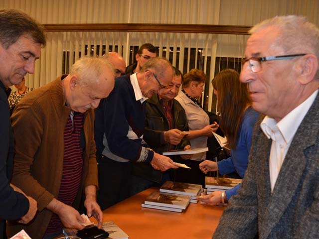 Đuro Mesić, desno, na predstavljanju svoje knjige                                                                                                                                                                                                         