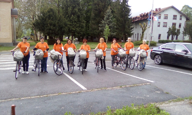 Žene uključene u projekt Za bolji Donji Lapac/snimio Miro Tomić                                                                                                                                                                                           