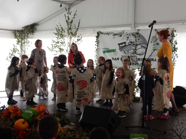 Lovinački vrtićari sve su oduševili prvim prvim nastupom na sajmu                                                                                                                                                                                         