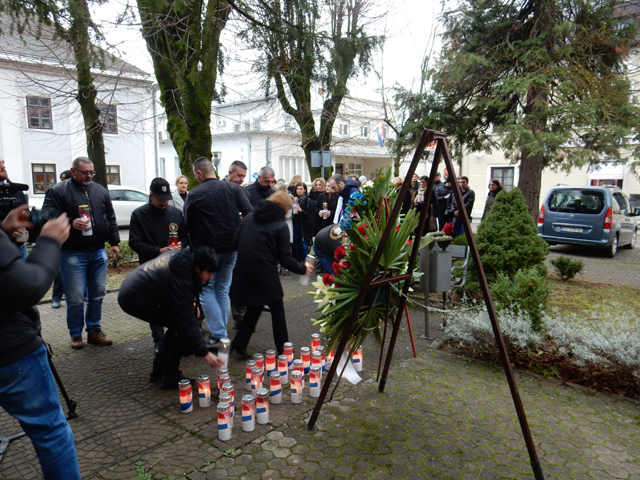 Odavanje počasti predsjedniku tuđmanu i ...                                                                                                                                                                                                               