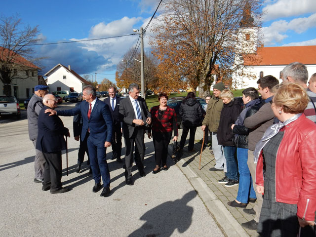Doček ministra Kujundžića u Lovincu                                                                                                                                                                                                                       