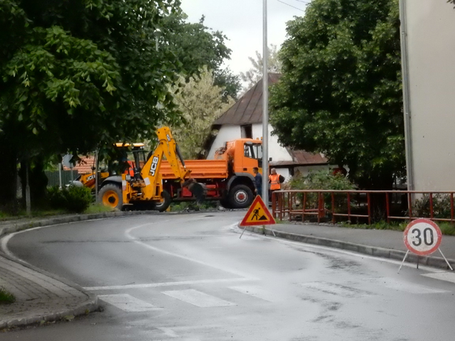 Sanacija oštećena u Ulici 25. satnije ZNG-a - Čardak/Snimio Marko ČULJAT                                                                                                                                                                                  