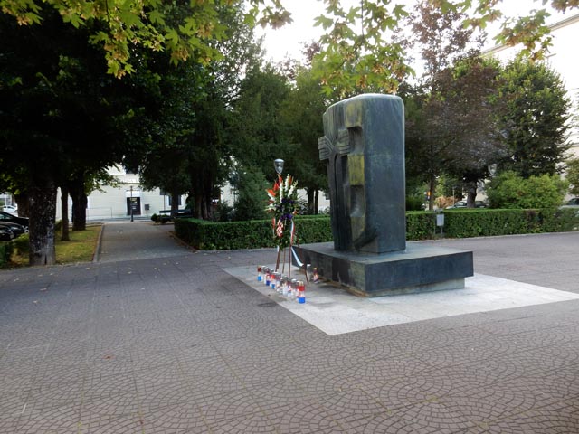 Gospićki spomenik žrtvama Domovinskog rata                                                                                                                                                                                                                