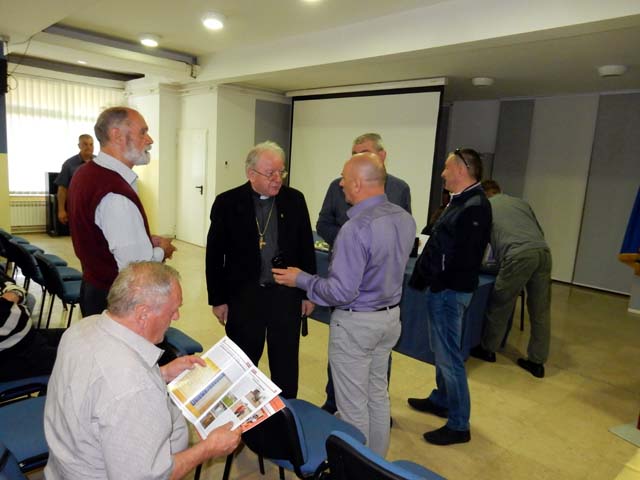 Razgovori prije početka promocije                                                                                                                                                                                                                         