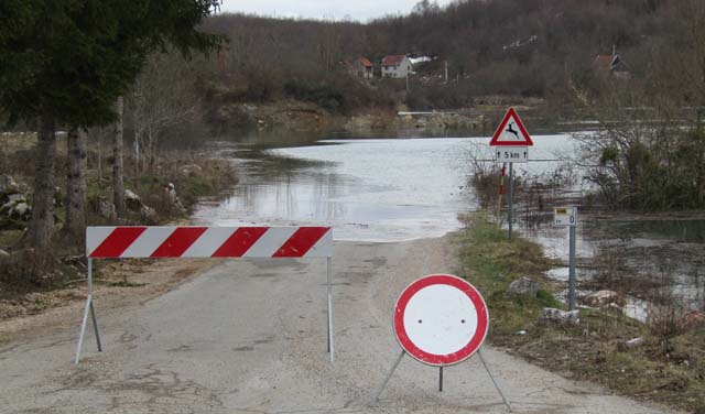 Vodase u Kosinju povlači                                                                                                                                                                                                                                  