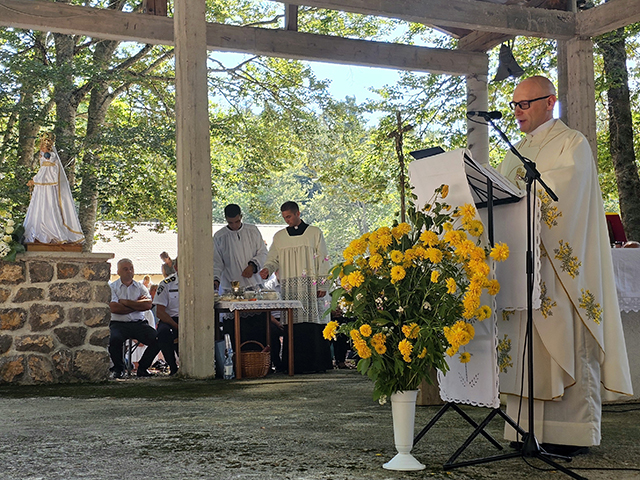 Propovijed msgr. Ricarda Pavlića na Sjevernom Velebitu                                                                                                                                                                                                    