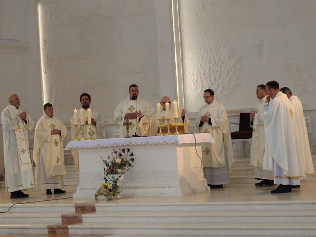 Sveta misa na susretu mladih na Udbini                                                                                                                                                                                                                    