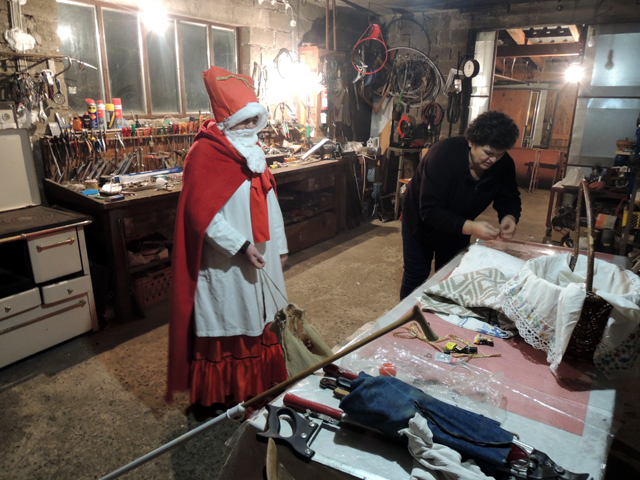 Sv. Nikola je predanuo u kućnoj radionici/Snimio Marko ČULJAT                                                                                                                                                                                             