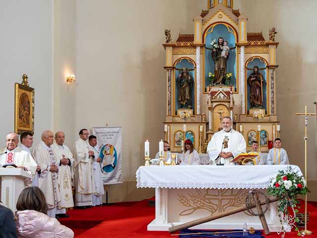 ZA vrijeme svečane mise u Ličkom Osiku                                                                                                                                                                                                                    