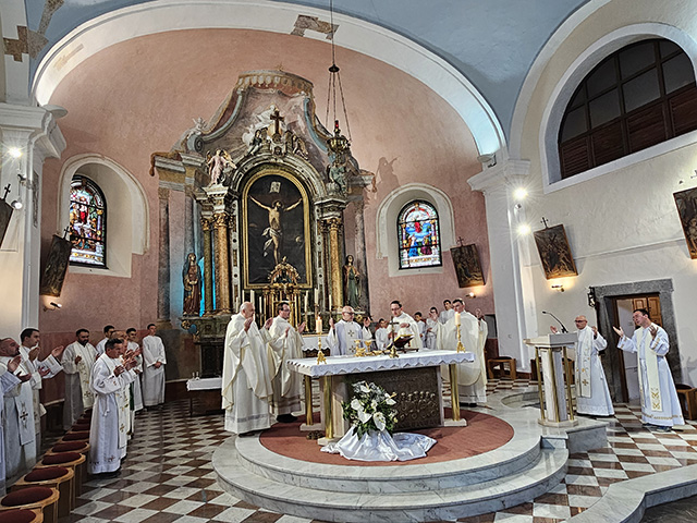 Ogulinski Susret ministranata započeo je svetom misom                                                                                                                                                                                                     