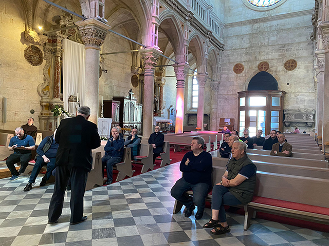 Detalju unutrašnjosti znamenite katedrala Juraja Dalmatinca u Šibeniku                                                                                                                                                                                    