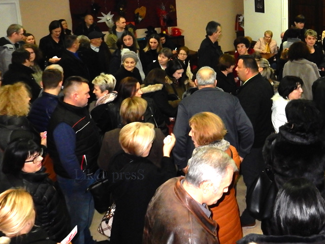 Gospićani su večeras popunili Pučko                                                                                                                                                                                                                       