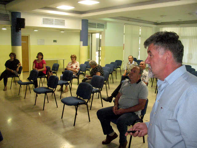 Dr. Ivan Sesar drži predavanje u Gospiću/SNimio Marko Čuljat                                                                                                                                                                                              