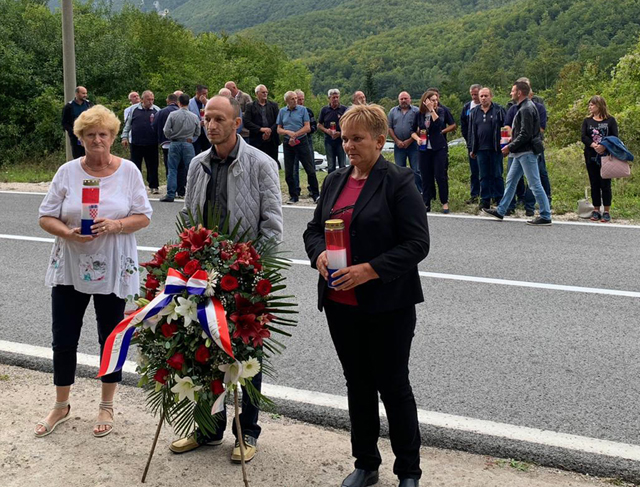 Odavanje počasti ustanicima u Brušanima/Foto GO HDZ-a                                                                                                                                                                                                     