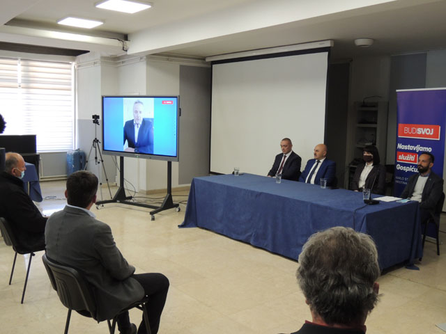 Obraćanje Tušaka predizbornom skupu u Gospiću                                                                                                                                                                                                             