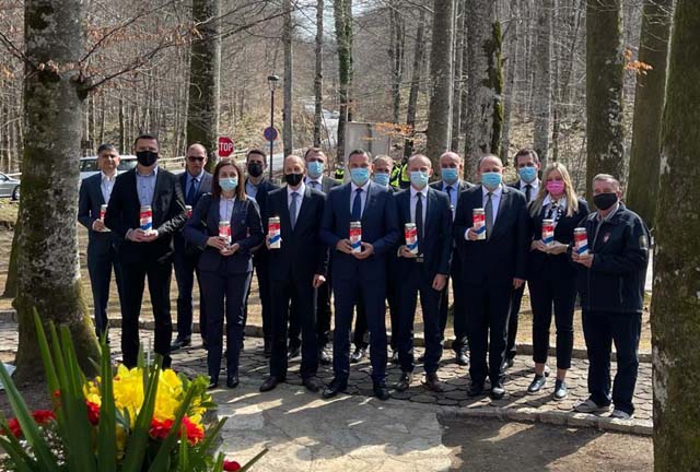 Plirtvičko odavanje počasti policajcu Josipu Joviću                                                                                                                                                                                                       