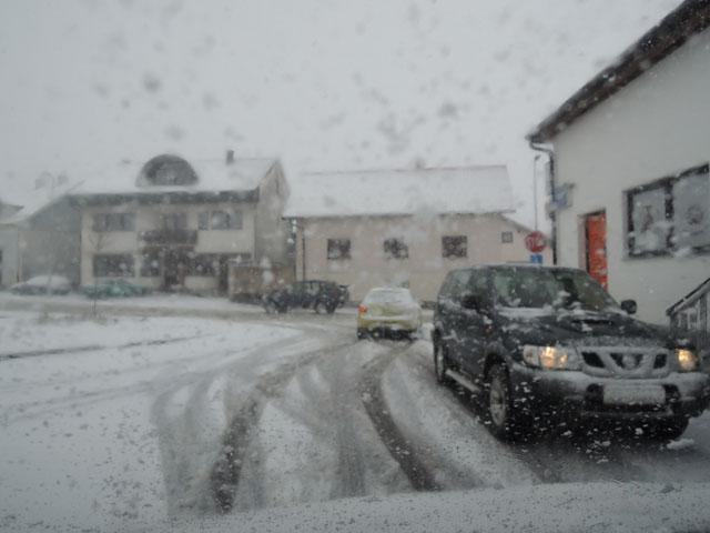 Jutrošnji zimski ambijent u Smiljanskoj ulici u Gospiću/Snimio Marko Čuljat                                                                                                                                                                               