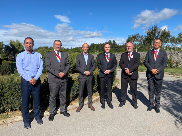 Župan Petry sa zmajevima na Udbini                                                                                                                                                                                                                        